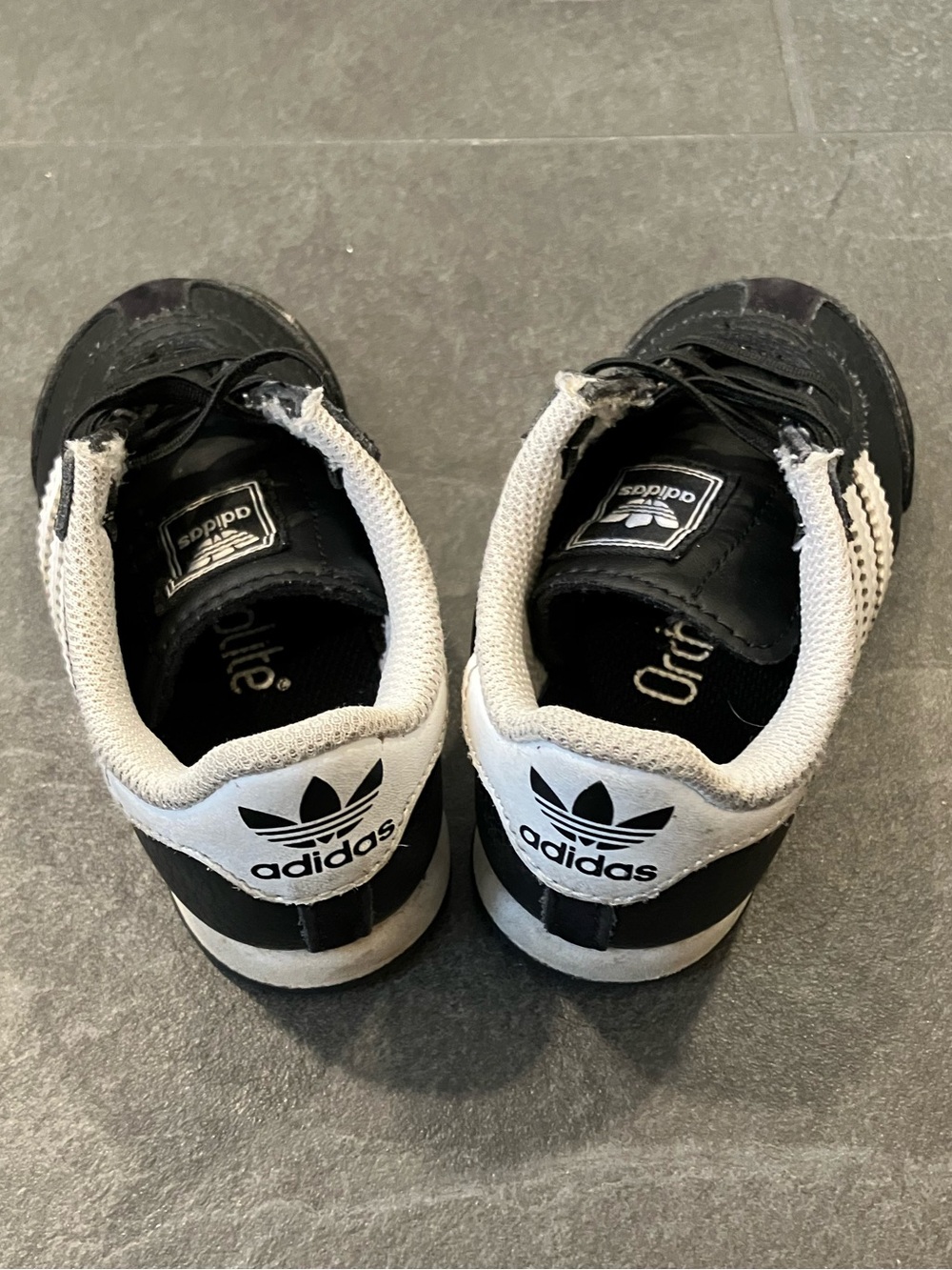 adidas 6K Kids Black and White - Picture 2 of 5